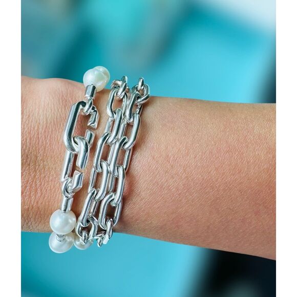 Tiffany Co. Hardware Pearl Lock BRACELET in Silver, Medium - Picture 4 of 10